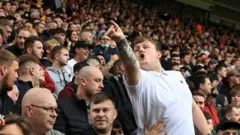 Болельщики на матче Премьер-лиги