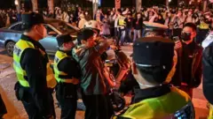 Другий день протестів у Шанхаї