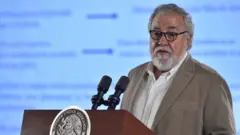 Alejandro Encinas, subsecretario de Derechos Humanos de la Secretaría de Gobernación.