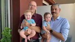 Familia con bebés