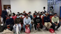 চৌঠা সেপ্টেম্বর যুক্তরাষ্ট্র থেকে ফেরত পাঠানো হয় এক নারীসহ ৩০ জনকে
