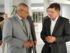 ዶ/ር ደብረጽዮንን ጃነዝ ለናርቺክን