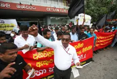 වෘත්තීය සමිති හා බහුජන සංවිධාන එකතුව  අද (දෙසැම්බර් 08 ) ජාතික  විරෝධතා දිනයක් ක්‍රියාත්මක කර තිබේ.