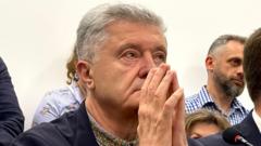 "Моя перемога буде перемогою Зеленського". Як суд знову не скасував санкції проти Порошенка