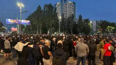 Чогулган калың топ чуунун тамыры кайда жатканын билди болду бекен деген суроо кабыргасынан турат