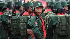 ၂၀၁၉ ခုနှစ်တုန်းက ပန်ဆန်းမြို့မှာပြုလုပ်တဲ့ပွဲမှာတော့ မောင်းသူမဲ့ဒရုန်းတွေ၊ သံချပ်ကာကားတွေနဲ့ လက်နက်ကြီးတွေလည်း ပြသခဲ့ပါတယ် 