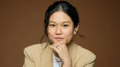 Karen Hao, fotografiada por Shoko Takayasu. 