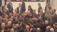 AKP ve CHP milletvekilleri arasındaki gerilim yumruklu kavgaya dönüştü.