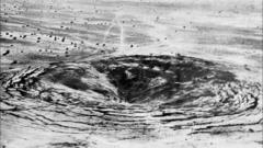 A cratera deixada pela explosão