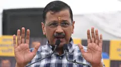 அரவிந்த் கேஜ்ரிவால், டெல்லி, மோதி - ராகுல் காந்தி