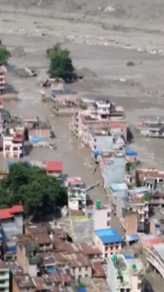 नेपाल बाढ़ की ड्रोन फ़ुटेज