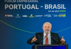 Lula discursa em encontro com empresários em Matosinhos