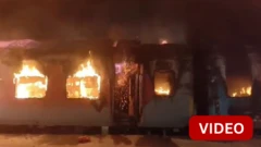 ஆந்திராவில் 2 ரயில் பெட்டிகளில் தீ - என்ன நடந்தது?