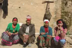 दशैँमा टीका जमरा लगाएको जाजरकोटको एक परिवार ।