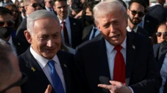 Trump e Netanyahu conversando e sorrindo