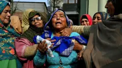 धमाके में जान गंवाने वाले एक शख्स का परिवार