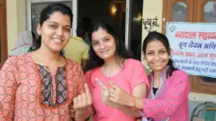 हरियाणा के अंबाला में वोट देकर निकलीं महिला वोटर (फ़ाइल फ़ोटो)