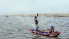 बेनिनच्या गांविए गावातलं एक दृश्यं. 