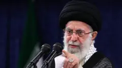 علی خامنه‌ای