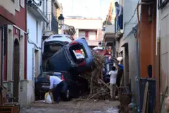車で通行止めになっている道路