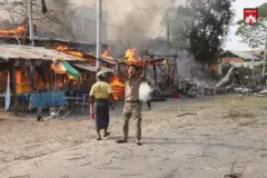 လေကြောင်းတိုက်ခိုက်ခံခဲ့ရတဲ့ စဉ့်ကူးမြို့ထဲက လက်ပံလှရွာမြင်ကွင်းလို့ MDY-PDF ထုတ်ပြန်ထားတဲ့ပုံ