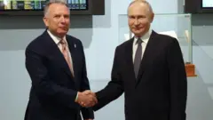 Володимир Путін під час зустрічі зі Стівом Віткоффом у Санкт-Петербурзі 11 квітня