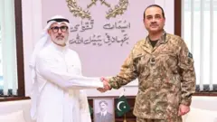 عاصم منیر، کویت