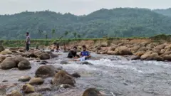 উৎমাছড়া জনপ্রিয়  একটি পর্যটন স্পট