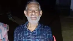 বিজিবির হাতে আটক হবার পরে সাবেক বিচারপতি শামসুদ্দিন চৌধুরী মানিক। 