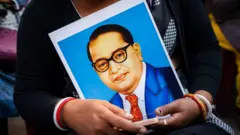 बी आर आंबेडकर 