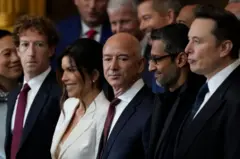 Mark Zuckerberg, director ejecutivo de Meta; Lauren Sanchez, periodista y filántropa, esposa de Jeff Bezos, fundador de Amazon y Blue Origin; Sundar Pichai, director ejecutivo de Google; y Elon Musk, director ejecutivo de SpaceX durante la posesión presidencial de Donald Trump el 20 de enero de 2025.
