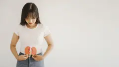 क्रॉनिक किडनी डिजीज: जिसके लक्षण सालों तक नज़र नहीं आते, फ़िट ज़िंदगी में इसके बारे में जानिए