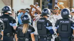 ጀርመን፡ ልዕሊ 220 ኤርትራውያን ተቓወምቲ ምስ ፖሊስ ተጋጭዮም ኣብ ቀይዲ ኣትዮም
