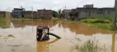 Une pompe immergée pour évacuer les eaux dans un quartier de Kounoune, dans la commune de Sangalkam.