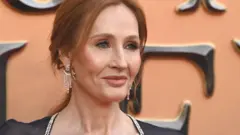 J.K. Rowling na estreia mundial de Animais Fantásticos: Os Segredos de Dumbledore, em Londres, em 2022