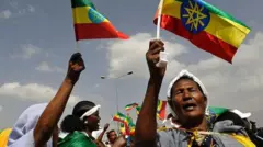 በ2003 ዓ.ም. በተከበረው የግንቦት 20 በዓል ላይ ታሳታፊ የነበሩ ሴቶች