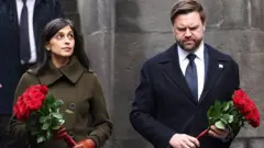 جی‌دی ونس و همسرش اوشا