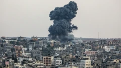 Imagem mostra momento em que míssil atinge distrito na Faixa de Gaza