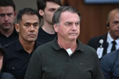 Bolsonaro deixa hospital e volta para cela na PF após realizar exames na cabeça; o que se sabe