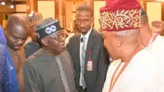 Aworan Oluwo Oba Adewale Abdulrasheed Akanbi ati Aarẹ Bola Tinubu