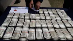 प्रहरीले बरामद गरेका भारतीय रुपैयाँ