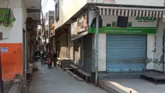 खालापार इलाक़े में कुछ लोगों ने इसी जगह पर मारपीट और दुर्व्यवहार किया.