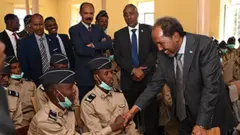 ፕሬዝዳንት ሐሰን ሼክ ሞሐመድ በኅዳር ወር መጀመሪያ ላይ ወታደሮቹን ኤርትራ ውስጥ በጎበኙበት ጊዜ 