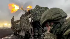 ከባድ መሳሪያ የሚተኩስ ወታደር