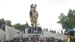 গণঅভ্যুত্থানে পতন হয়েছে আওয়ামী লীগ সরকারের 