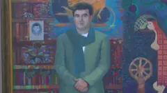 فرخ خواجه‌اف نقاش تاجیک که با کارهایش 'به زندگی محبت' می‌ورزید