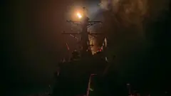 ناوهای آمریکایی در هنگام حمله به مواضع حوثی‌ها