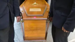 कॉफिन