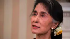 အတိုင်ပင်ခံ နဲ့ သမ္မတကို ထောင်ကနေ ပြောင်းရွှေ့ထား