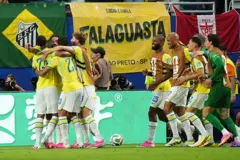 Seleção comemora